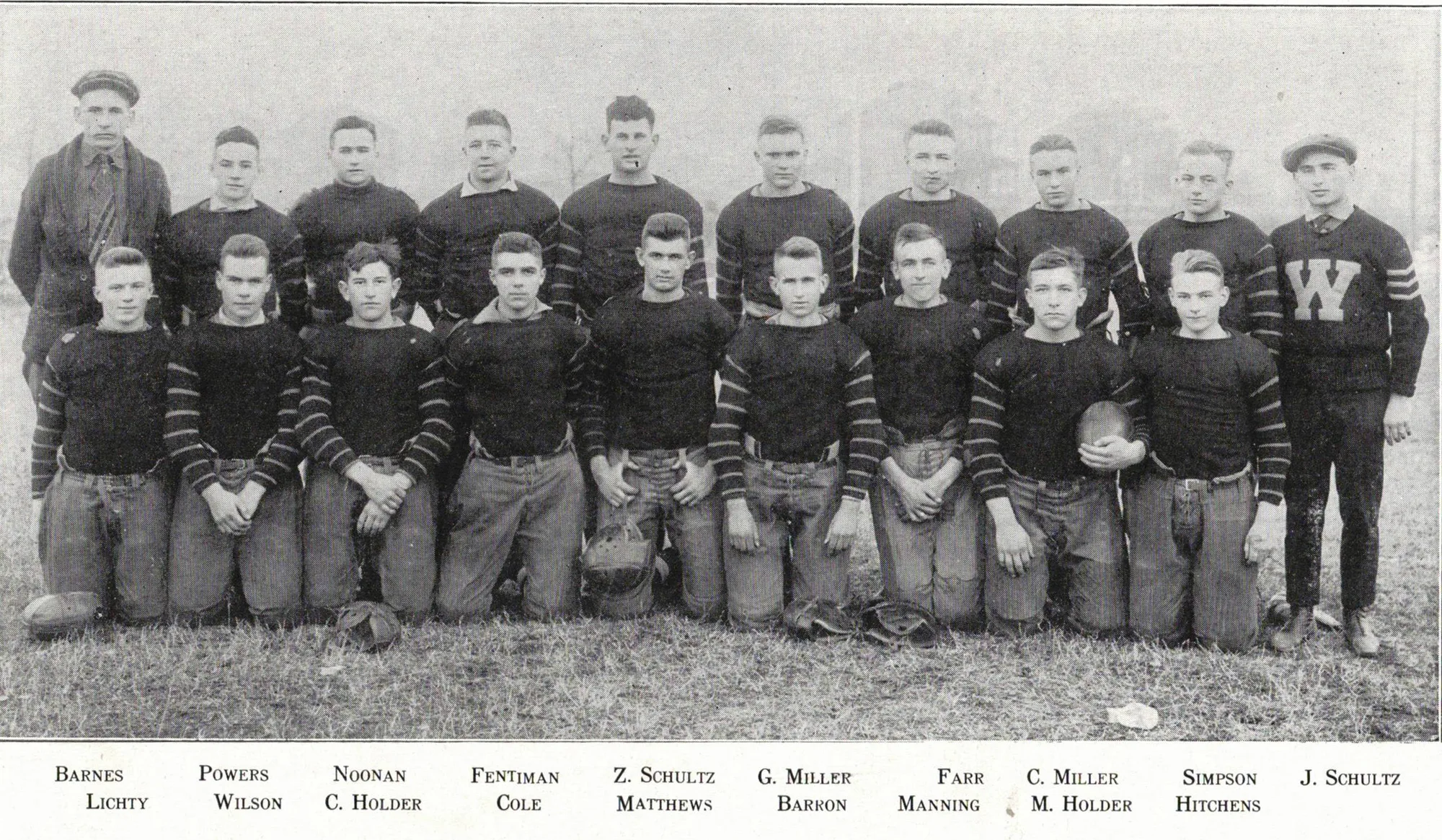Boys Varsity Football team photograph