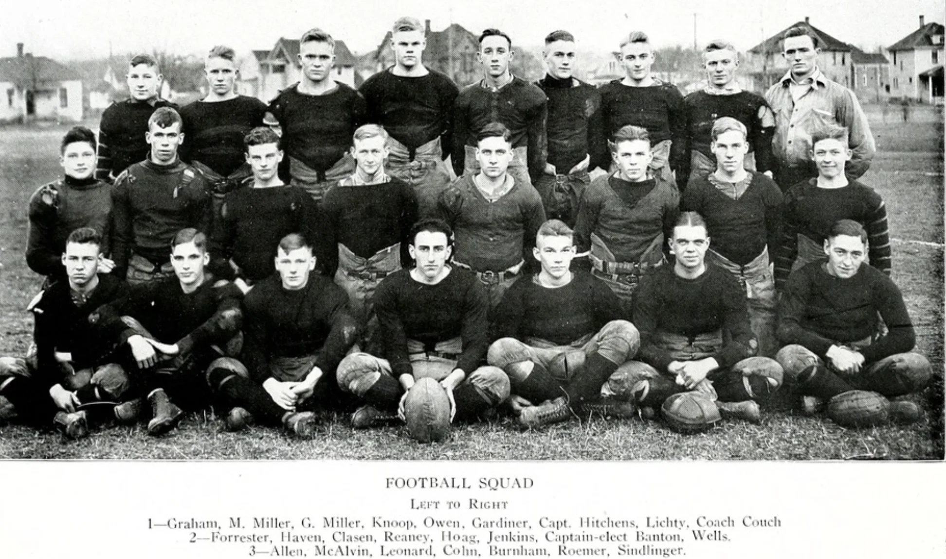 Boys Varsity Football team photograph