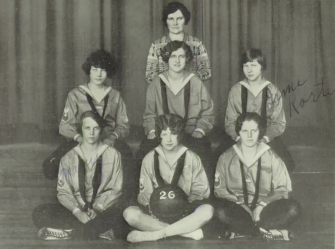 Girls Varsity Basketball team photograph
