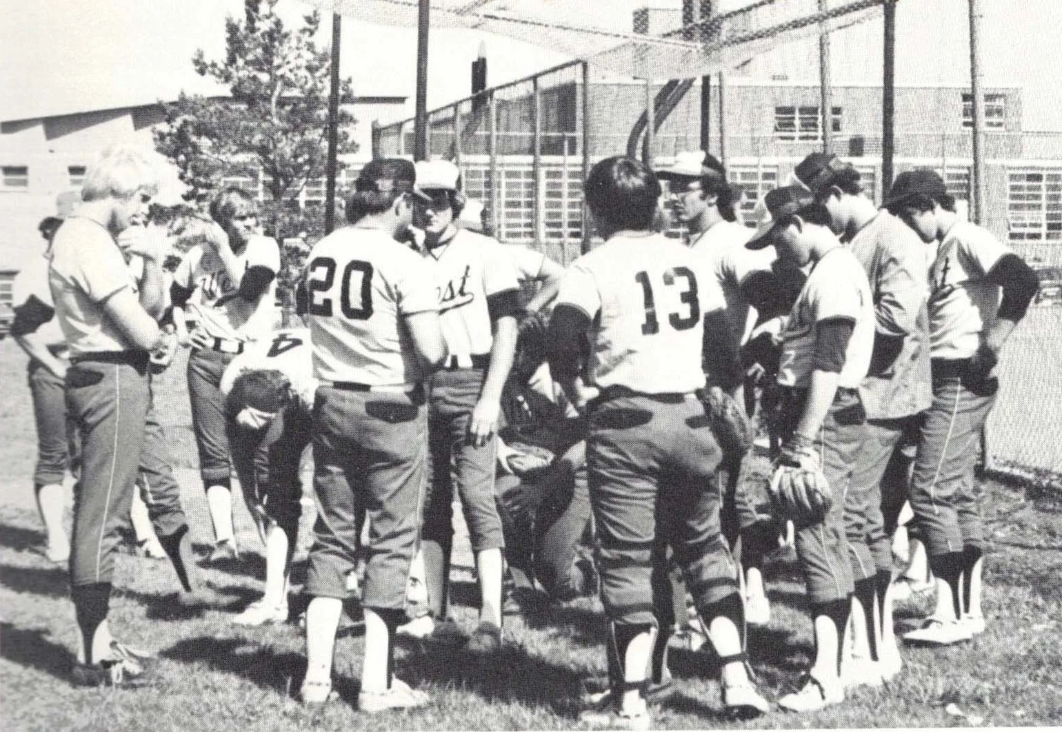 1976 Boys Varsity Baseball action 01