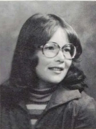 Emily Thomas — Primary portrait